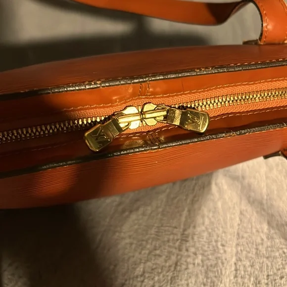 Louis Vuitton Brown Epi Lussac Shoulder Bag - Picture 4 of 11